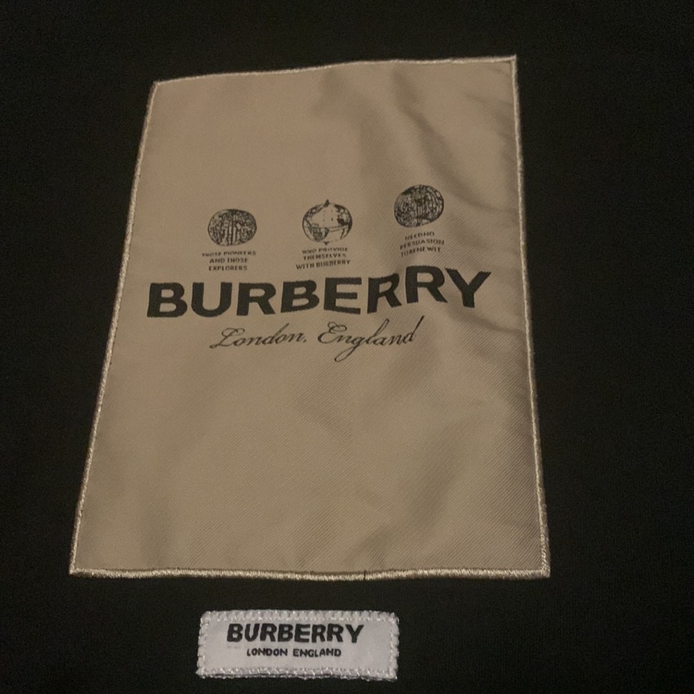 Burberry Owie Label Logo T Shirt - Picture 6 of 8